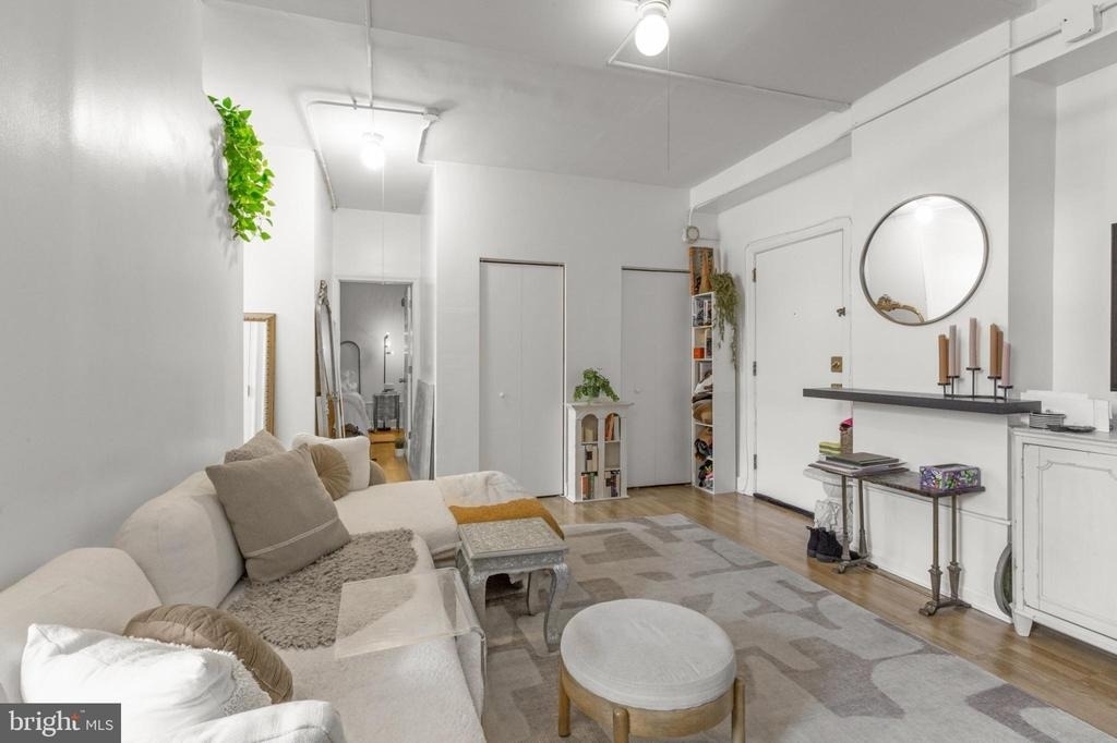 1324 Locust Street - Photo 3