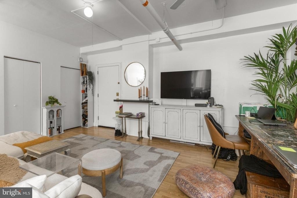 1324 Locust Street - Photo 4