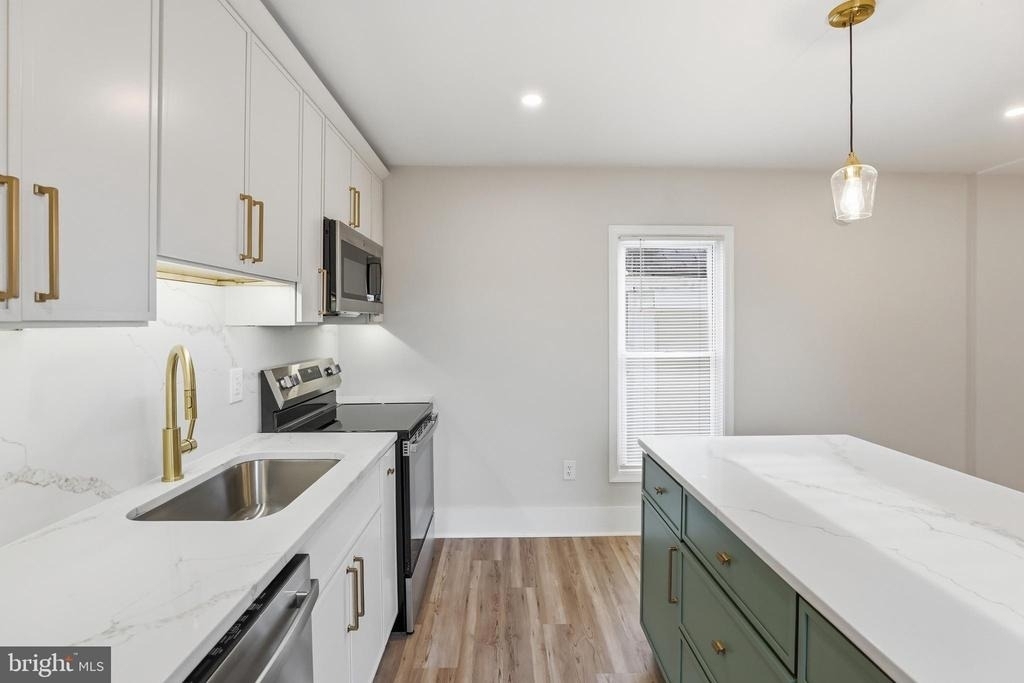 319 E A Street - Photo 23