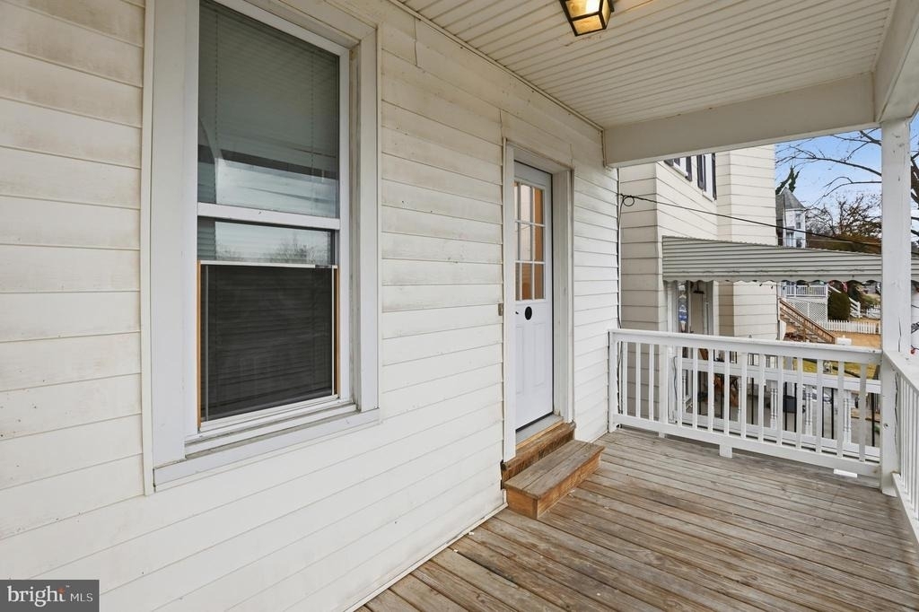 319 E A Street - Photo 3