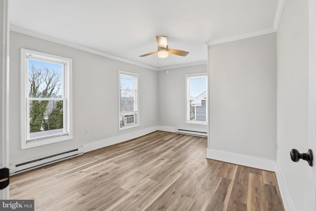 319 E A Street - Photo 8