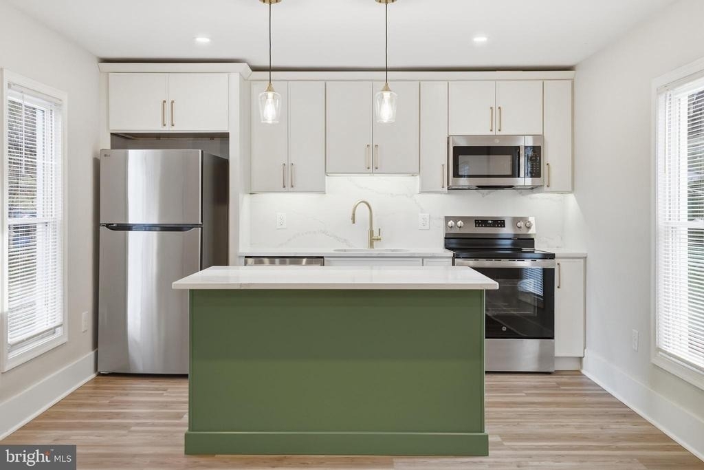 319 E A Street - Photo 19