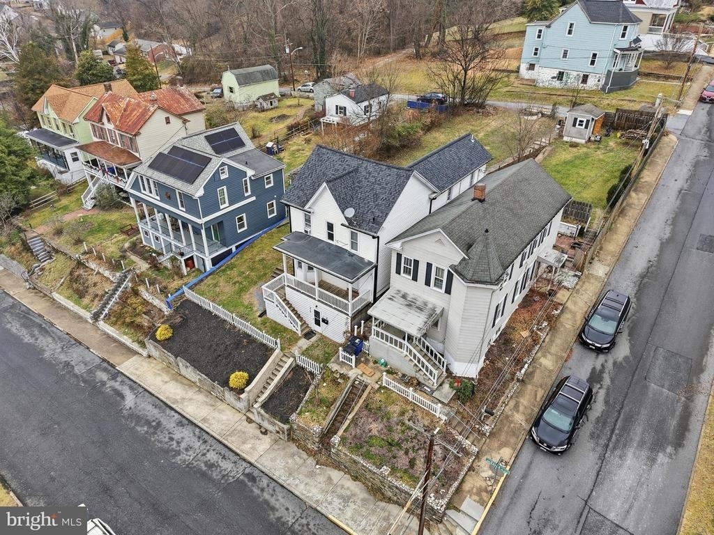 319 E A Street - Photo 0