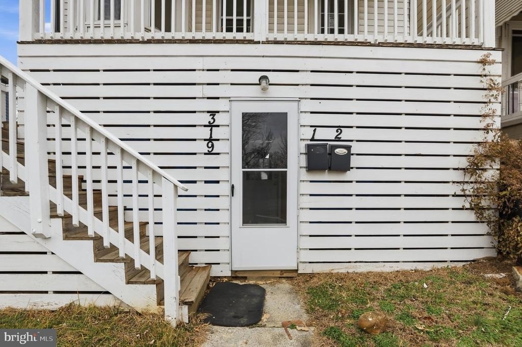 319 E A Street - Photo 2