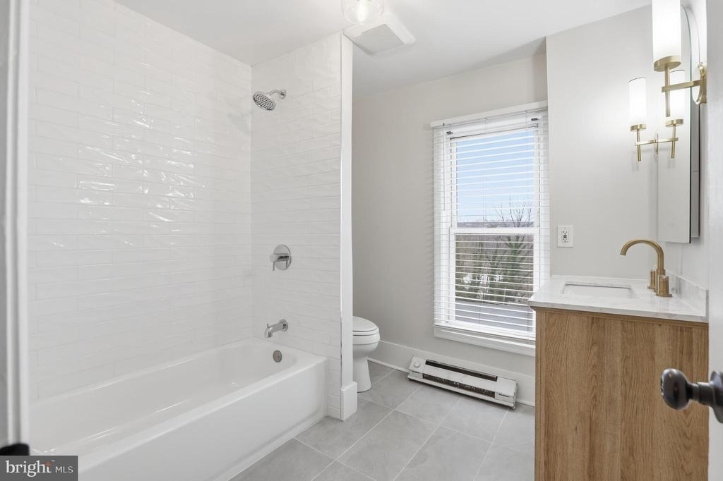 319 E A Street - Photo 7