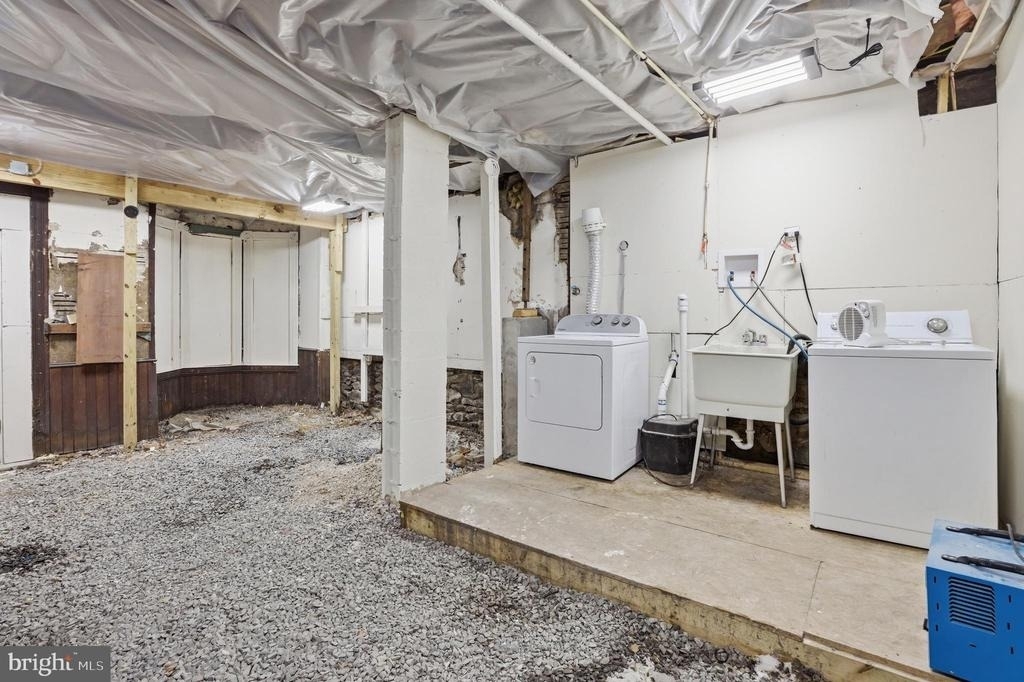 319 E A Street - Photo 24