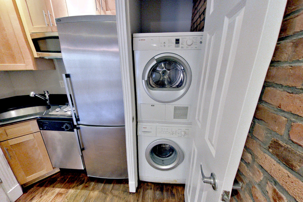 521 East 5th Street - Photo 0