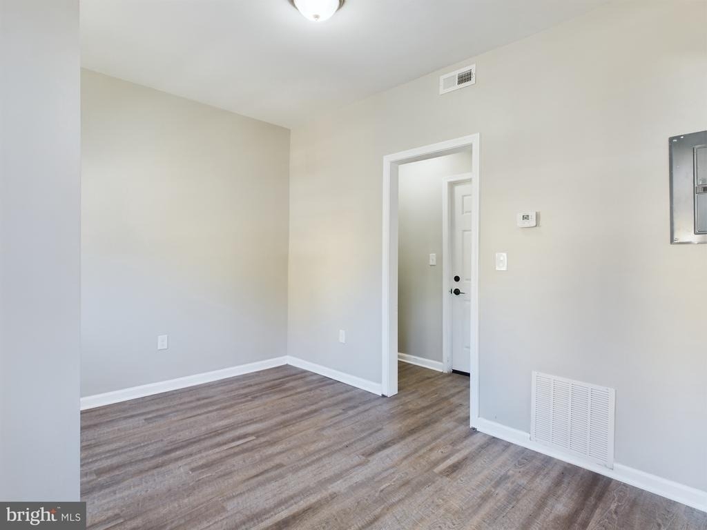 300 West Chesapeake Avenue - Photo 7