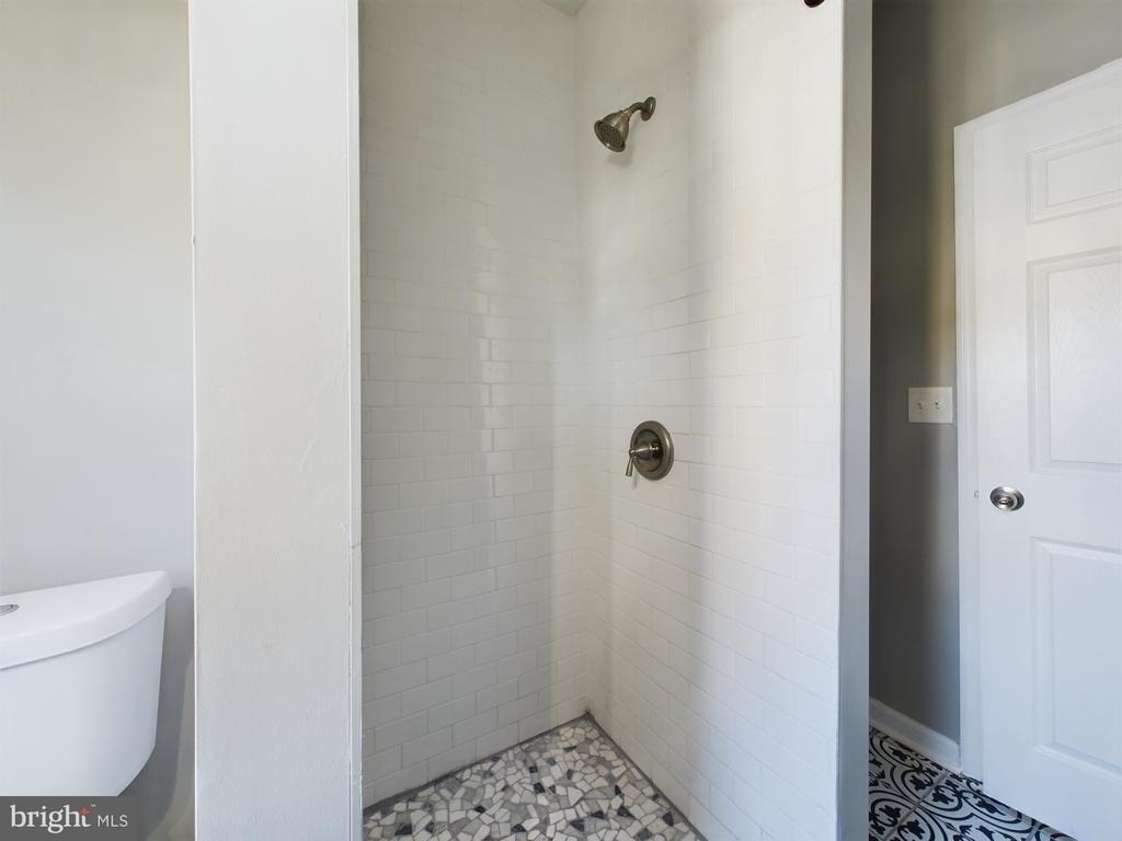300 West Chesapeake Avenue - Photo 9