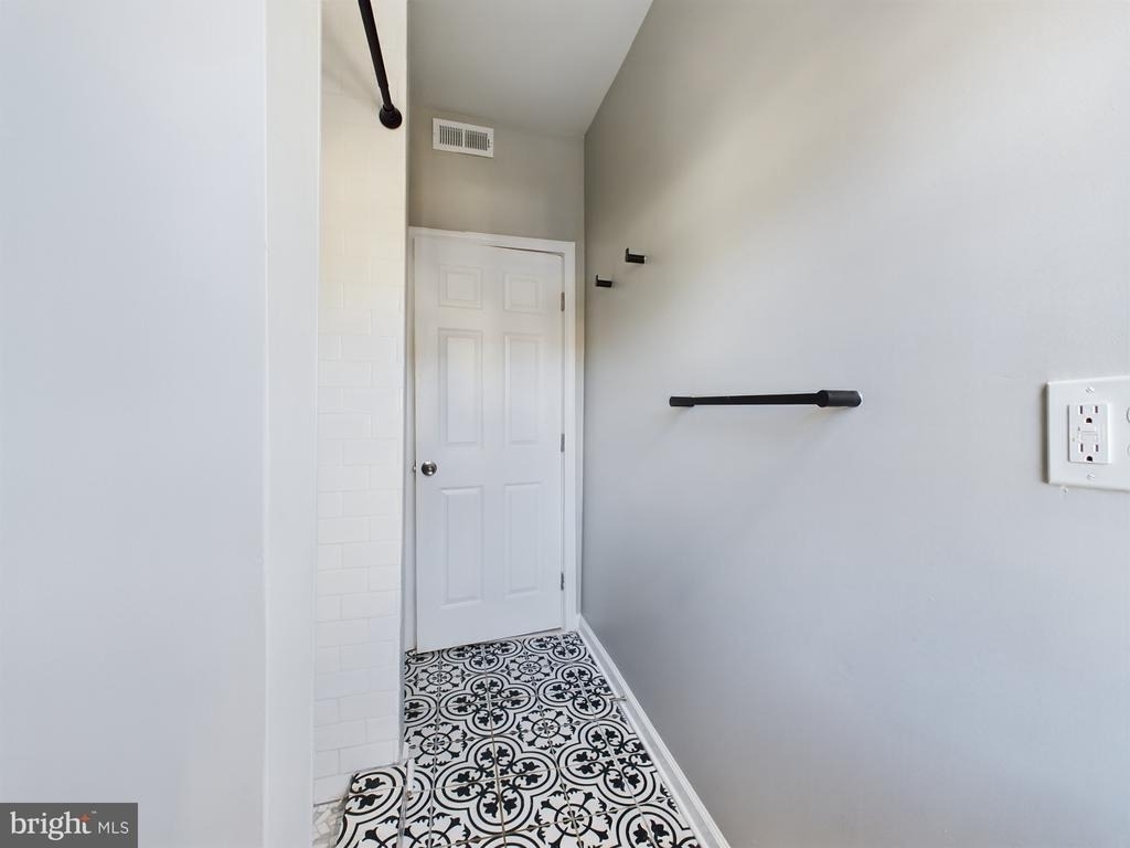 300 West Chesapeake Avenue - Photo 11