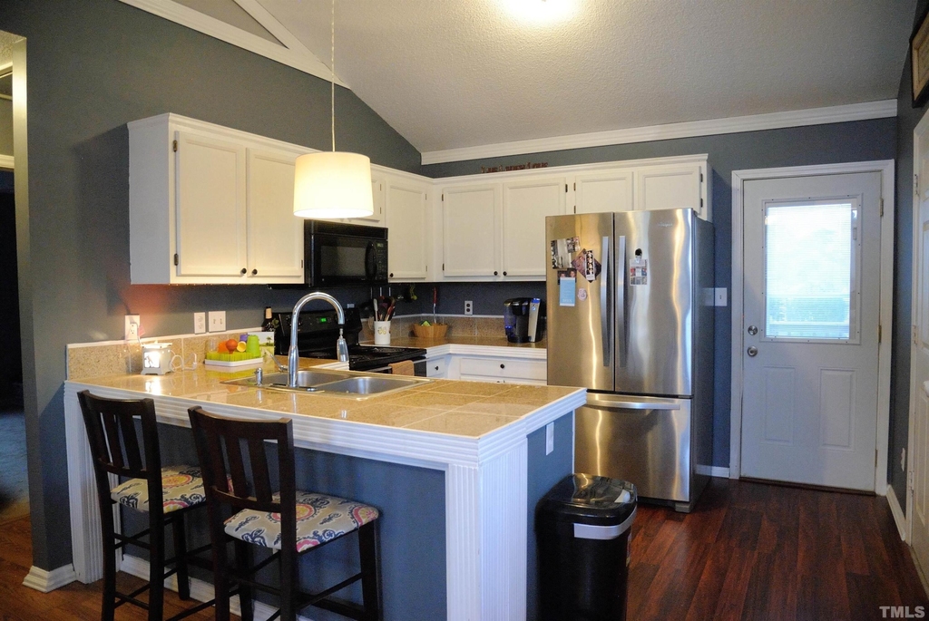 4125 Cobble Court - Photo 1