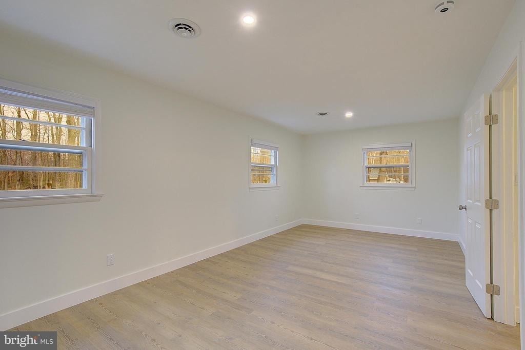 5823 Deale Beach Road - Photo 4