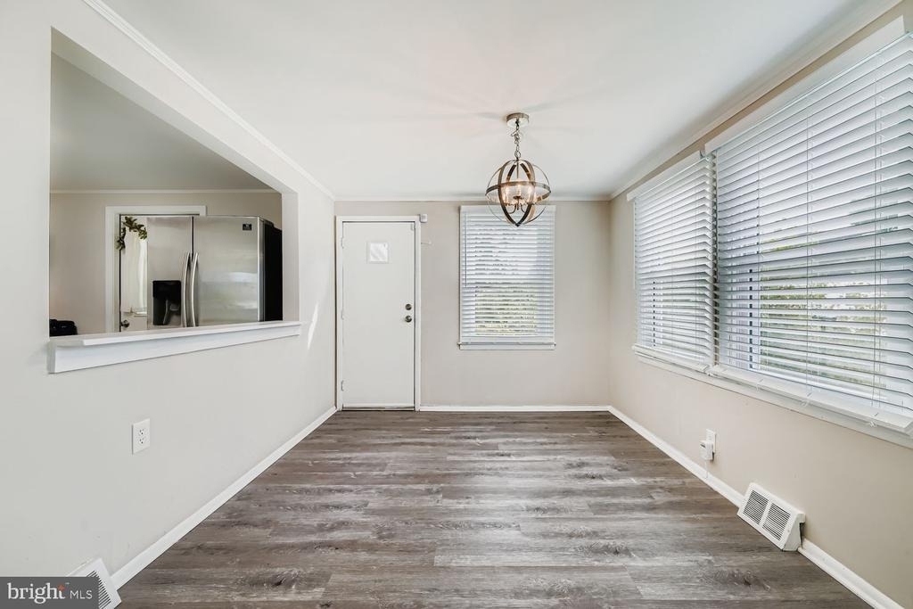 515 Taney Avenue - Photo 2