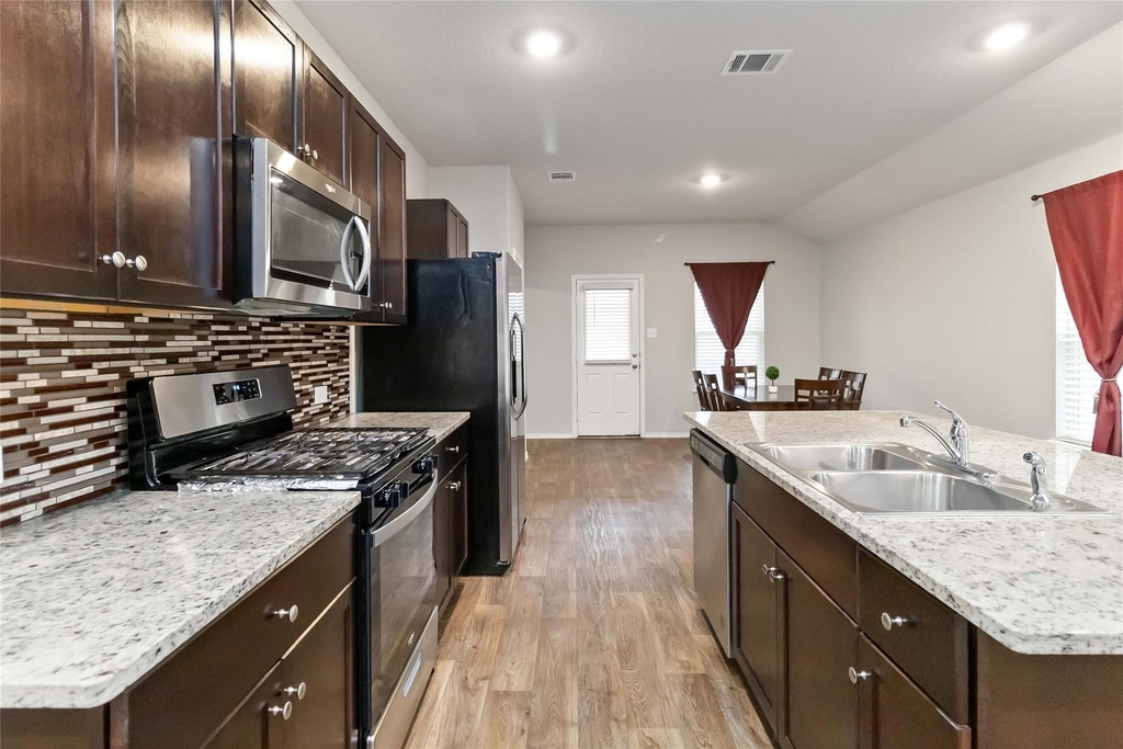 2845 Wolfcreek - Photo 10