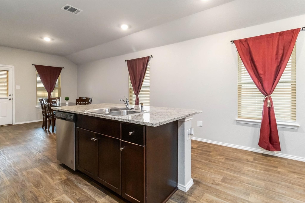 2845 Wolfcreek - Photo 4