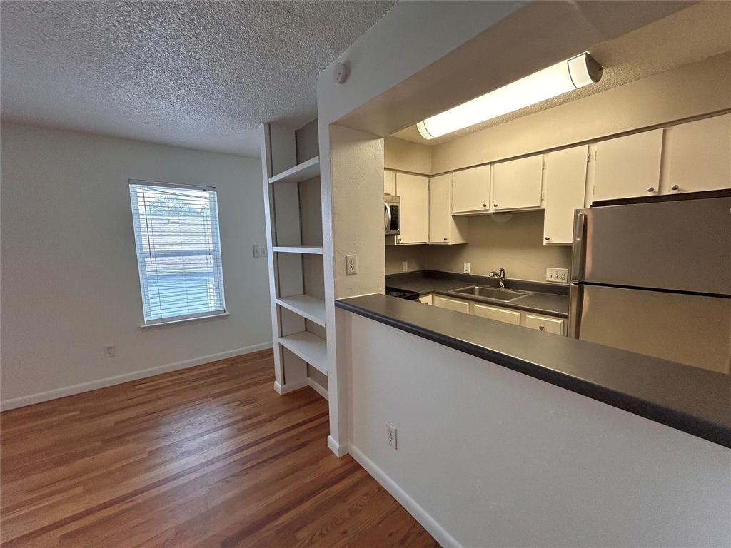 808 Winflo Dr - Photo 1