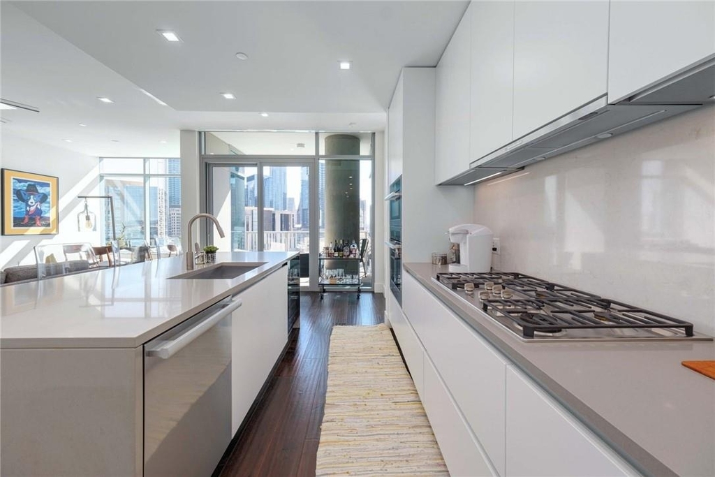 501 West Ave - Photo 3