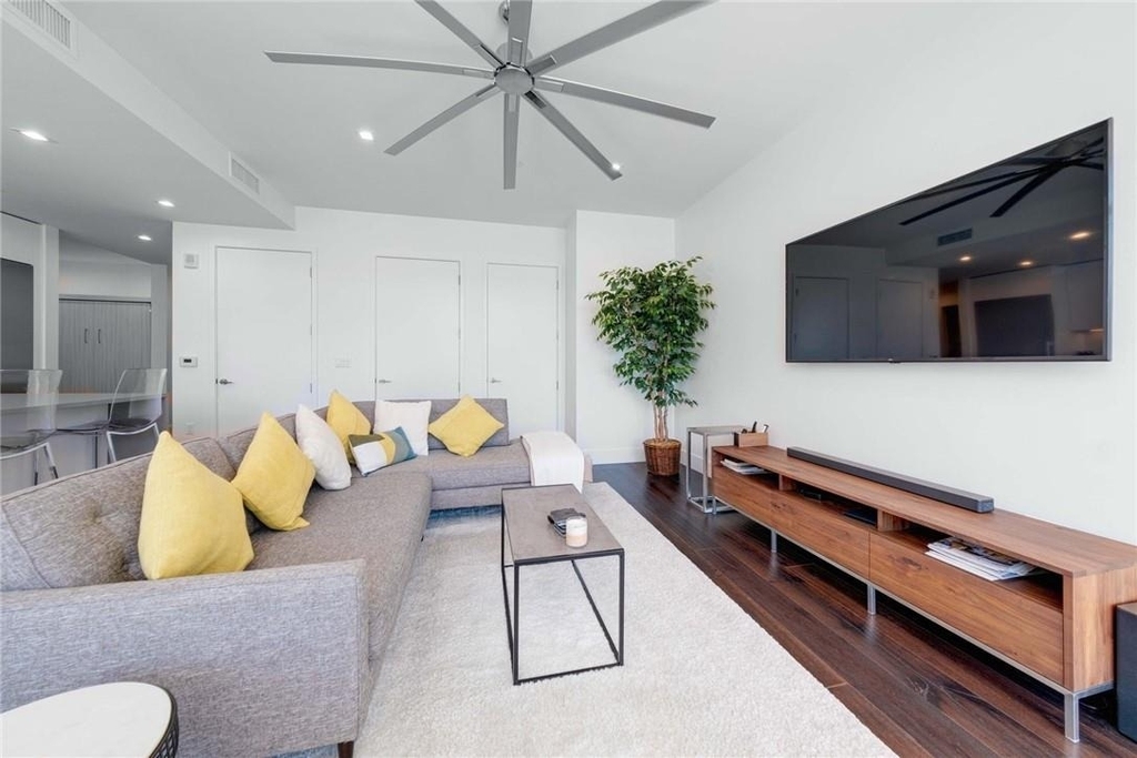 501 West Ave - Photo 8