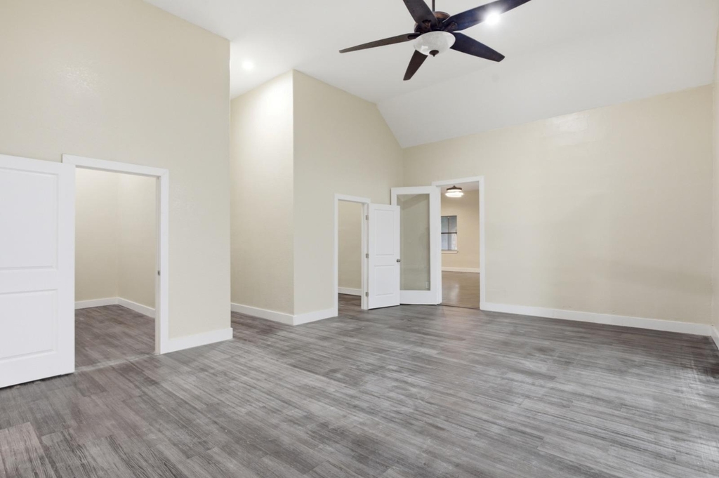 17621 Stacey Ln - Photo 5