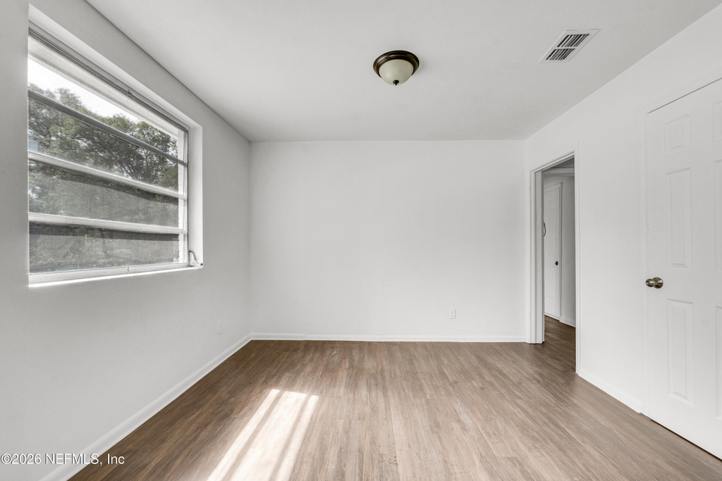 503 W 16th Street - Photo 5
