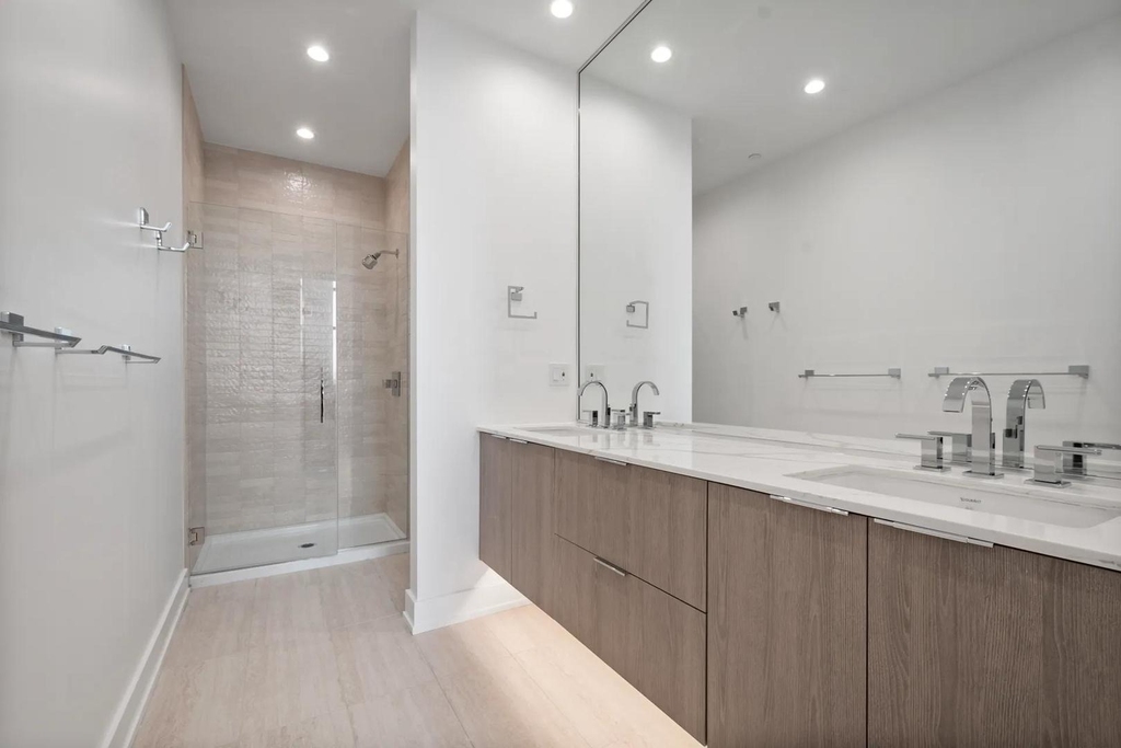 728 Waukegan Road - Photo 5
