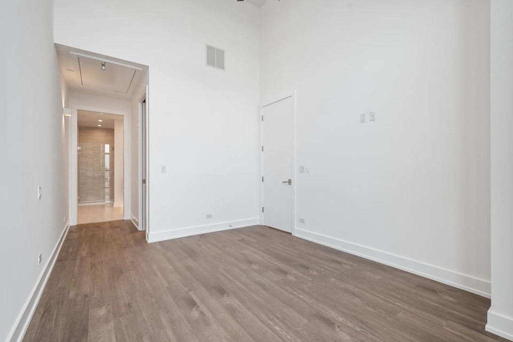 728 Waukegan Road - Photo 14
