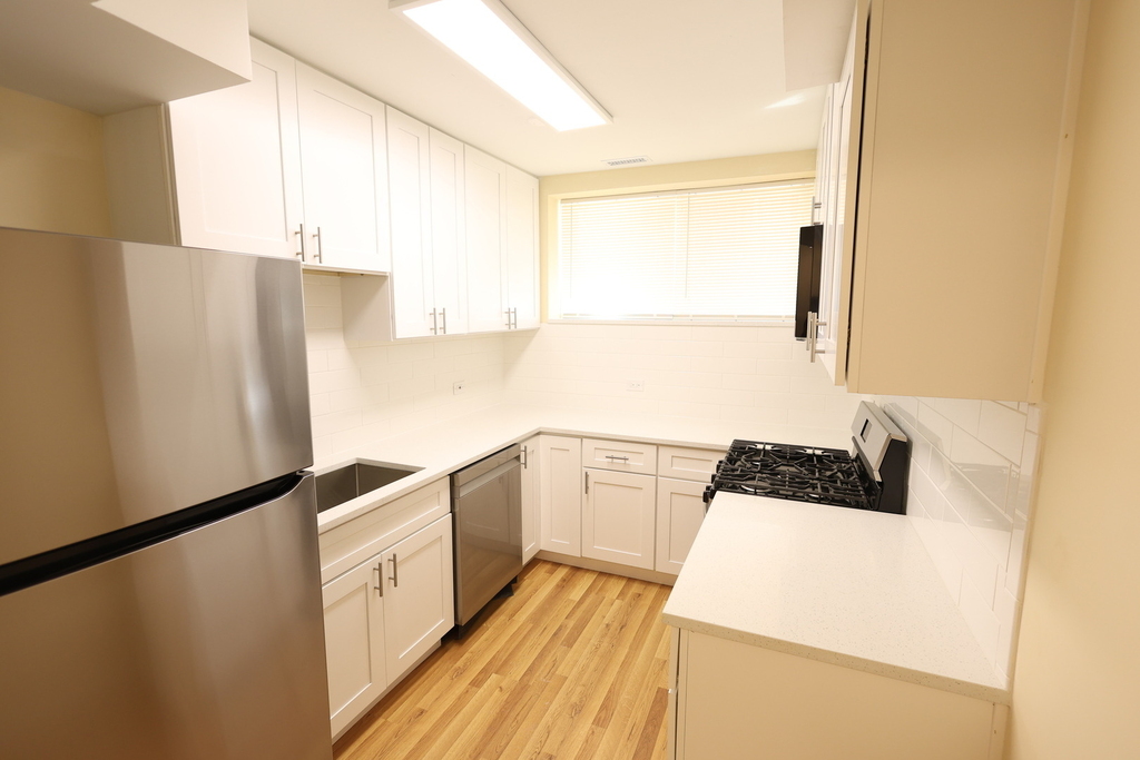 6157 W Belmont Avenue - Photo 3