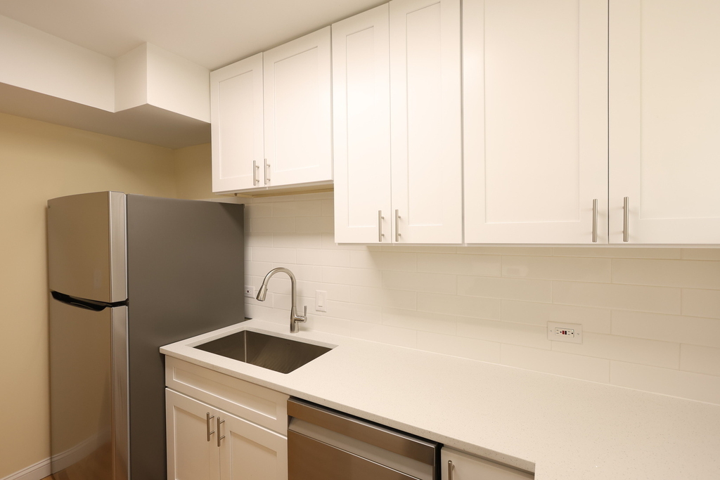 6157 W Belmont Avenue - Photo 5