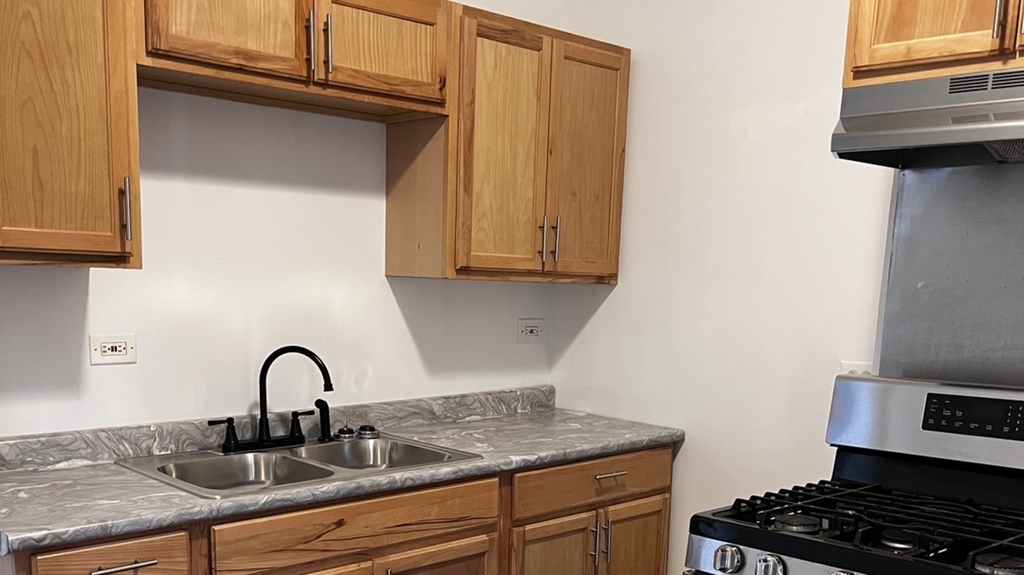 7352 S Yale Avenue - Photo 6