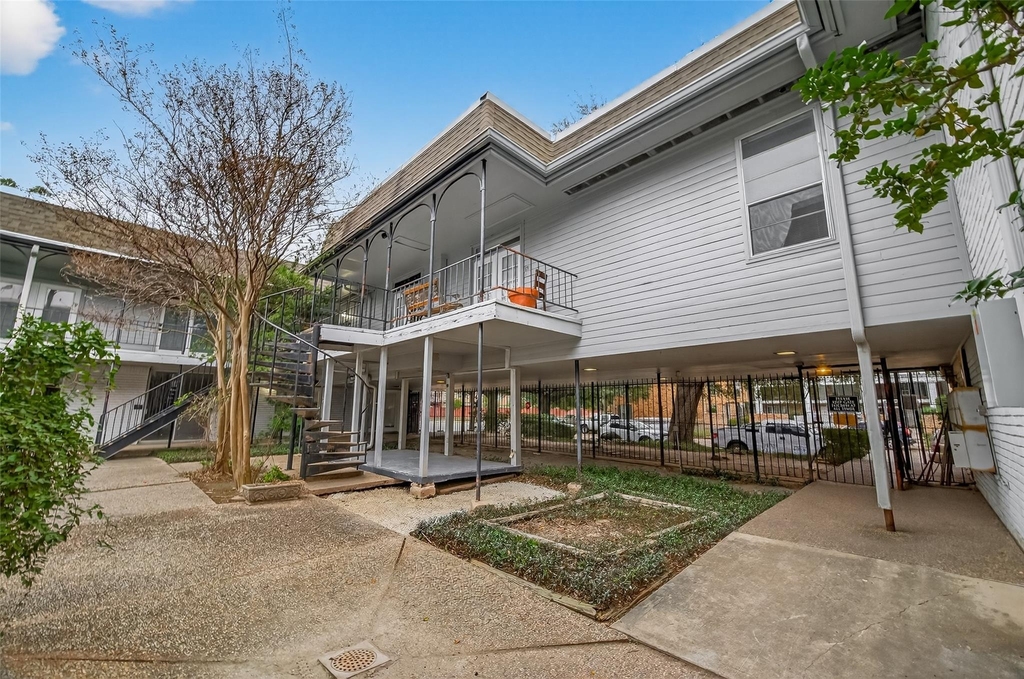 3300 Yorktown Street - Photo 2
