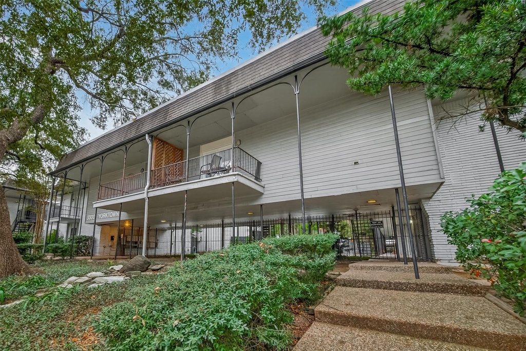 3300 Yorktown Street - Photo 1