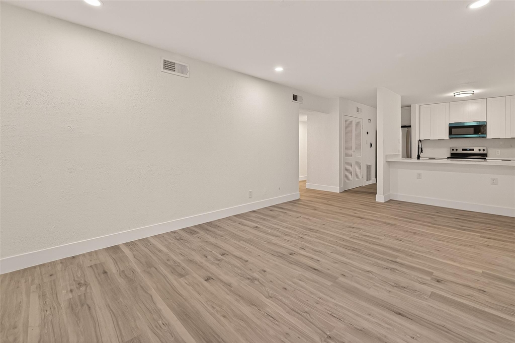 3300 Yorktown Street - Photo 7