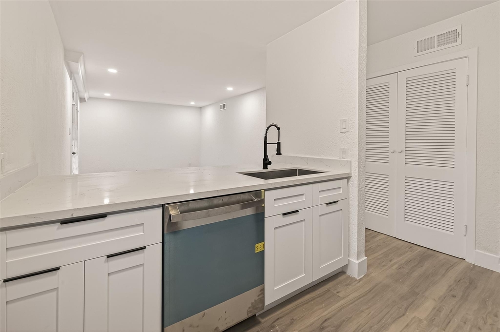 3300 Yorktown Street - Photo 15