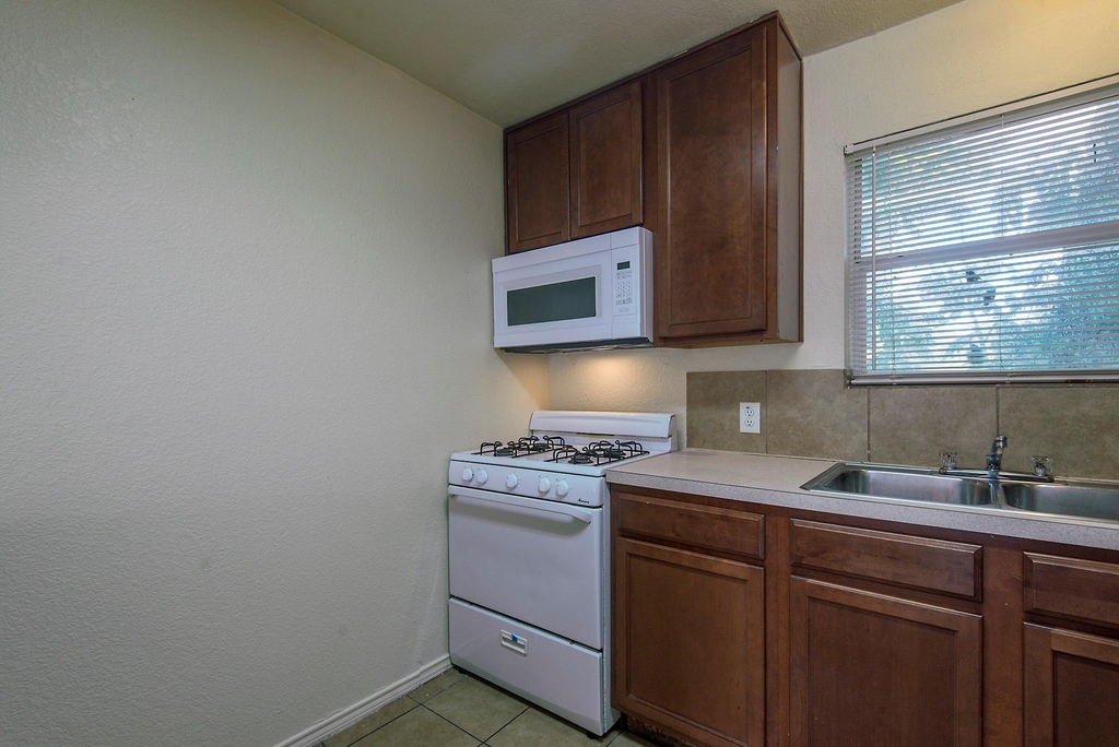 6810 Westover Street - Photo 5