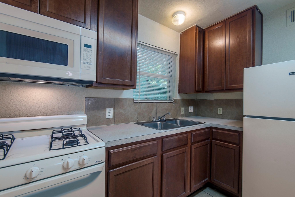 6810 Westover Street - Photo 4