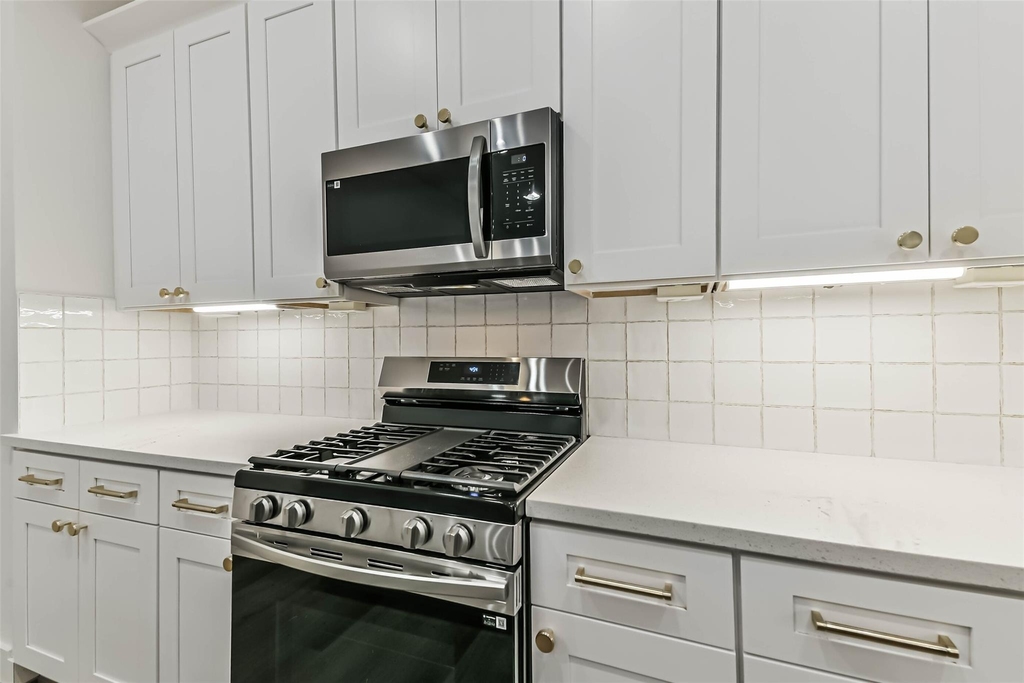7709 Earl Rudder Way - Photo 2