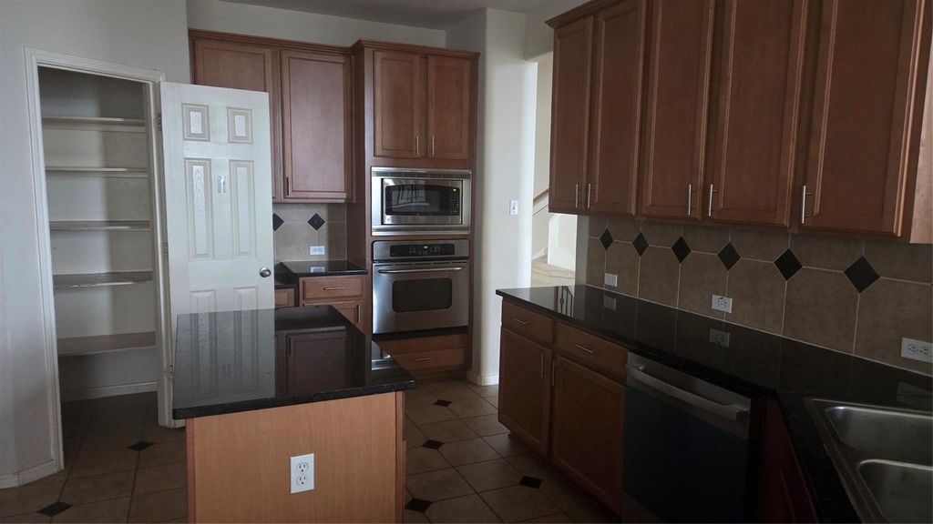2103 Trinity Manor Lane - Photo 18