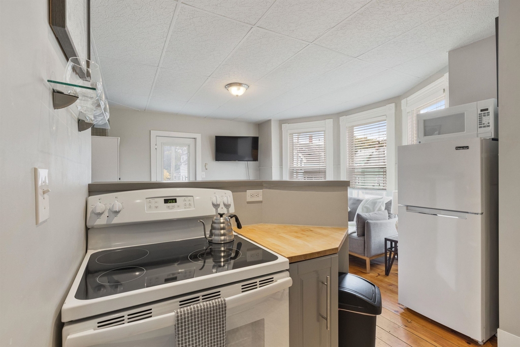 792 Grove - Photo 10
