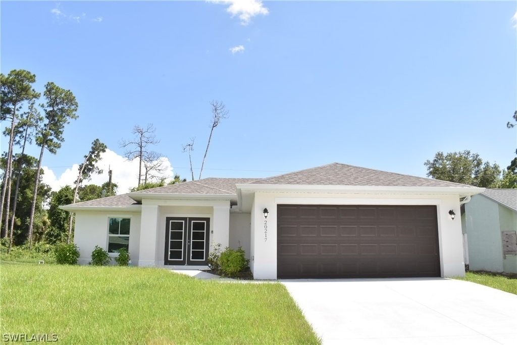 20217 Renwick Avenue - Photo 0