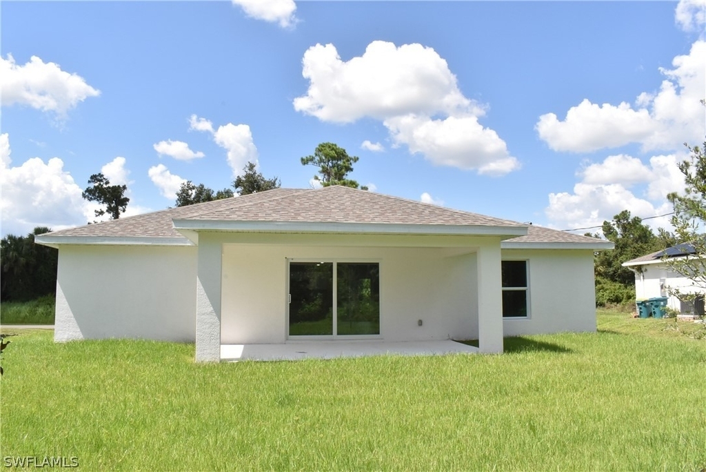 20217 Renwick Avenue - Photo 13