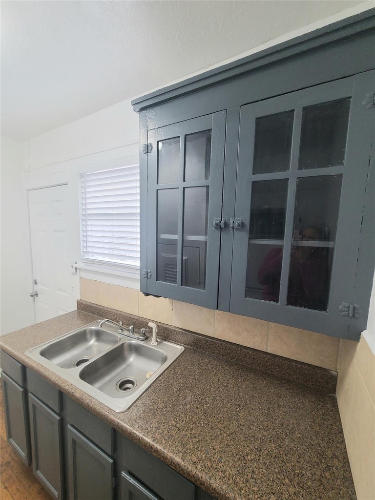 4414 Woodside Street - Photo 6