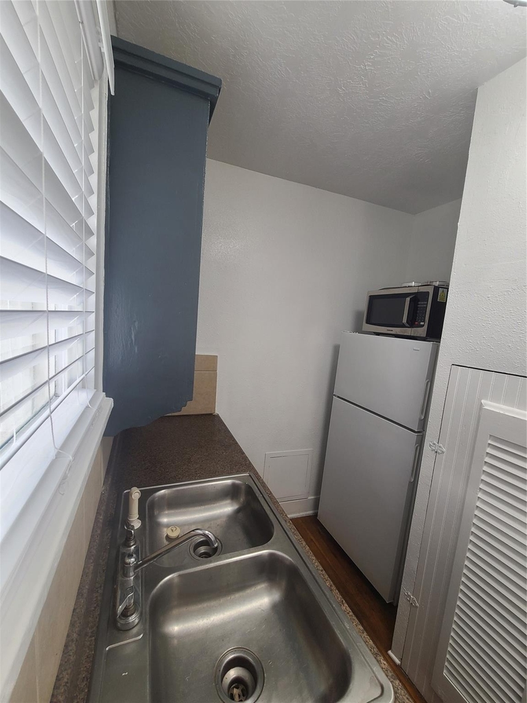 4414 Woodside Street - Photo 8