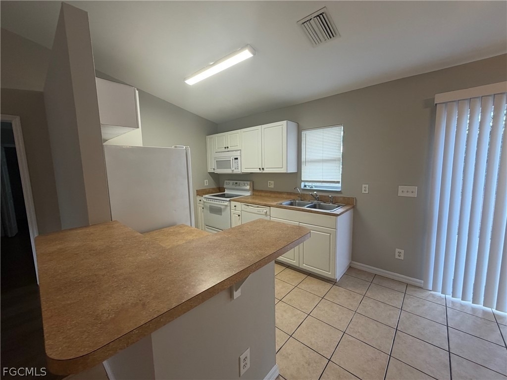 4807 5th Street W - Photo 3