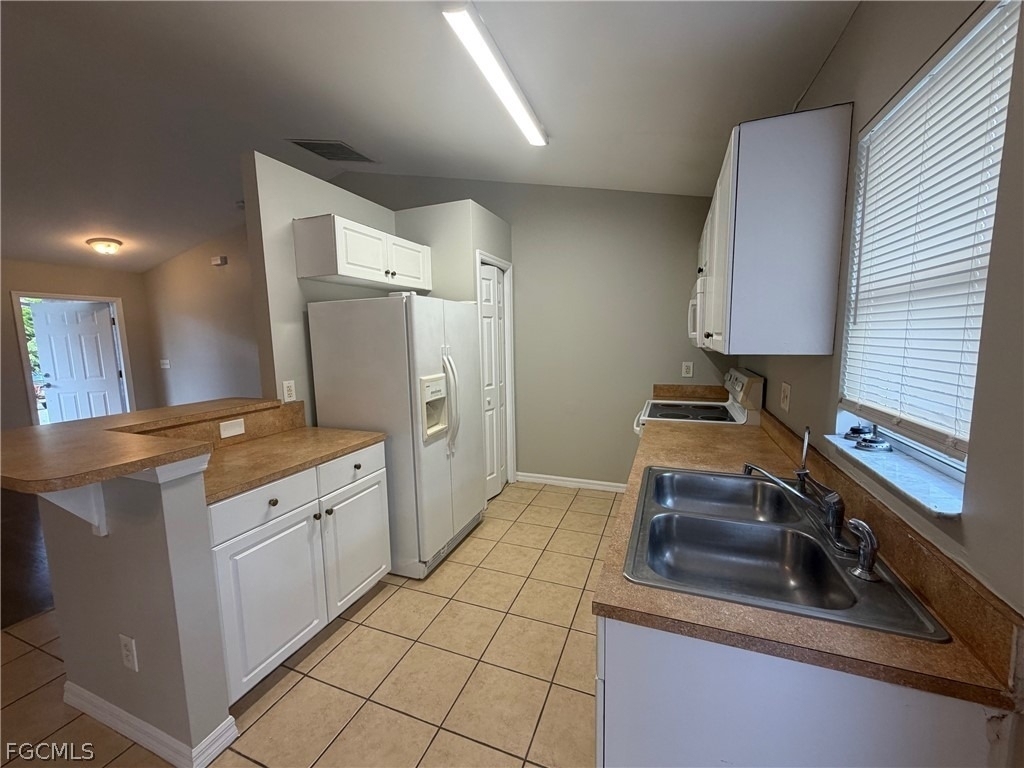 4807 5th Street W - Photo 2