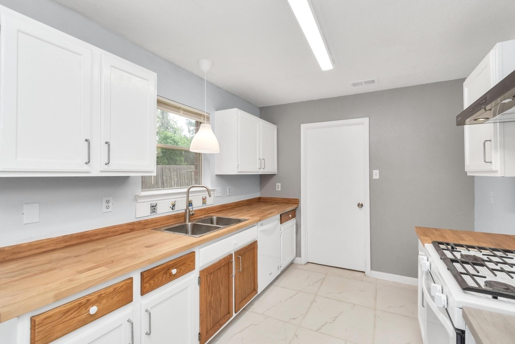 3626 Nutwood Lane - Photo 20