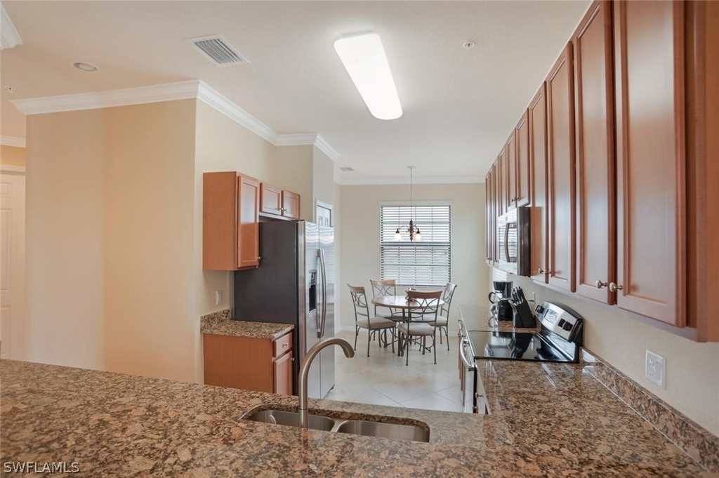 9731 Acqua Court - Photo 5