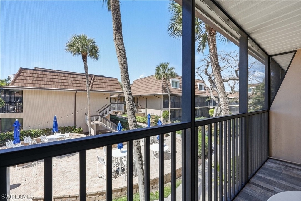 87 N Collier Boulevard - Photo 18