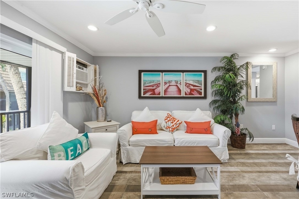 87 N Collier Boulevard - Photo 3