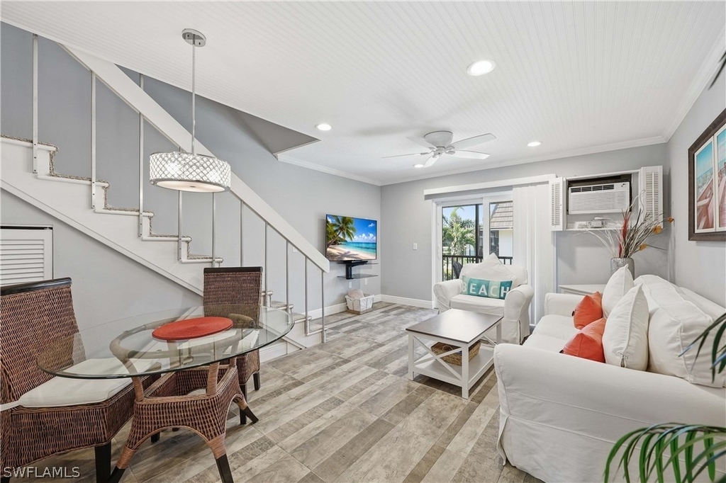 87 N Collier Boulevard - Photo 2