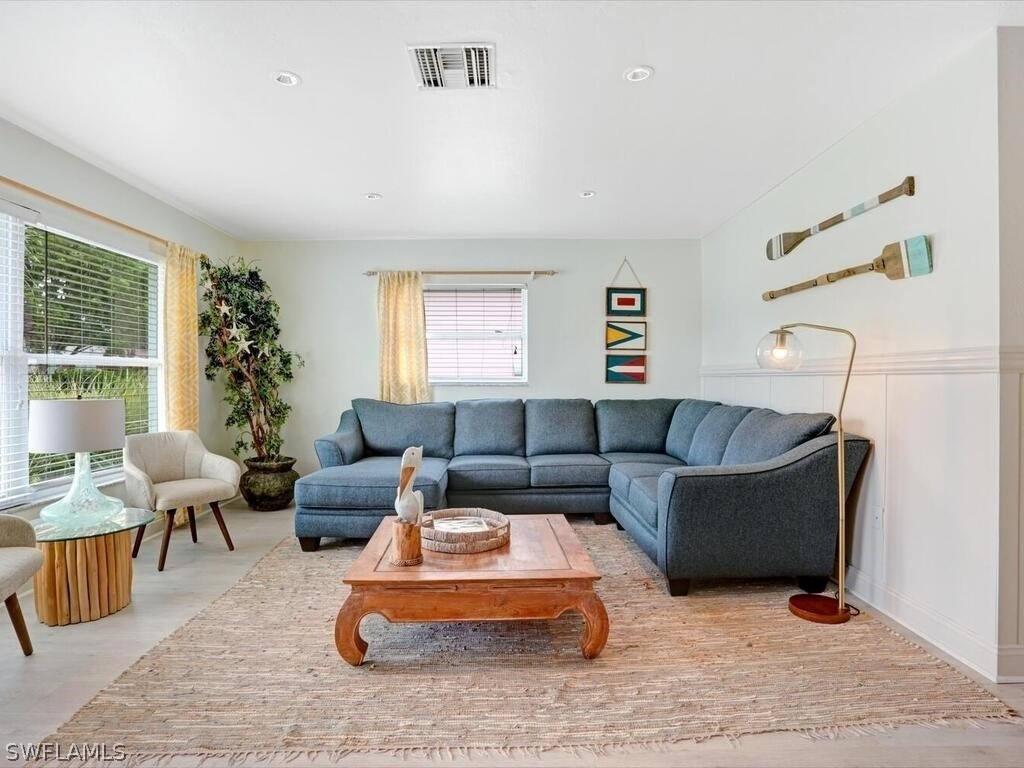 856 98th Avenue N - Photo 4
